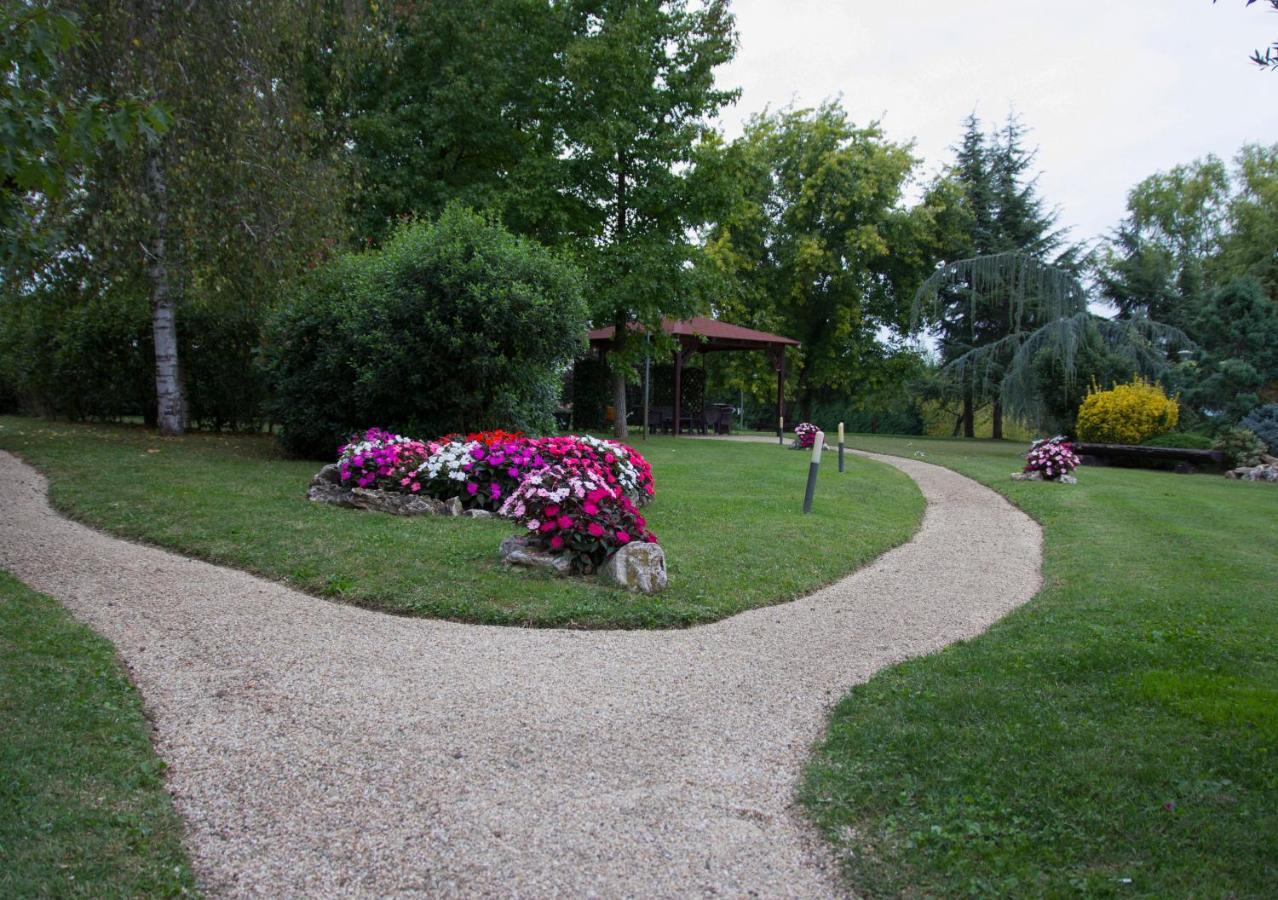 Lo Scoiattolo Piedmont Bike Hotel Pralormo Dış mekan fotoğraf