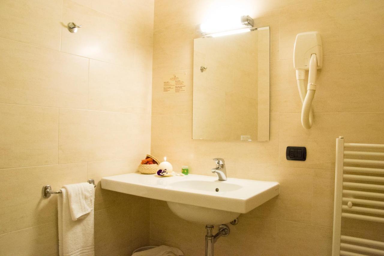 Lo Scoiattolo Piedmont Bike Hotel Pralormo Dış mekan fotoğraf