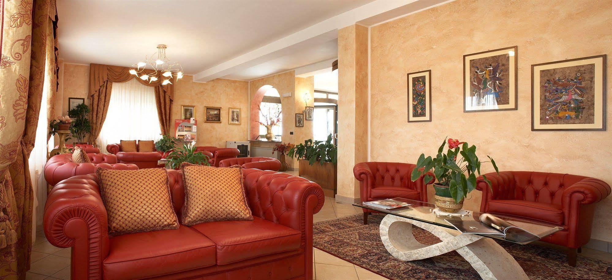 Lo Scoiattolo Piedmont Bike Hotel Pralormo Dış mekan fotoğraf