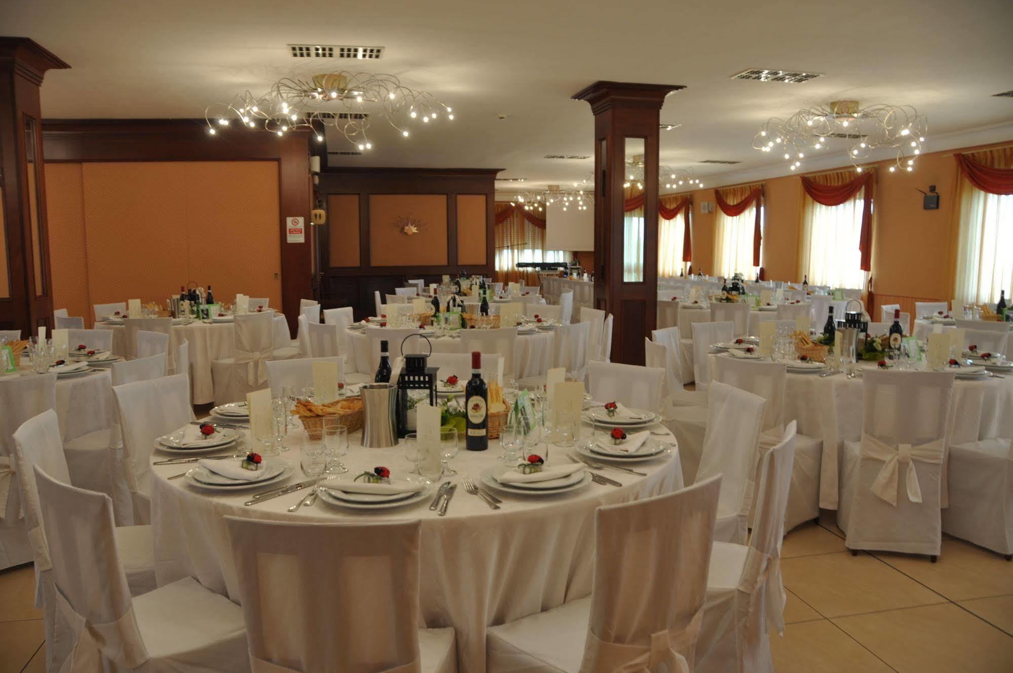 Lo Scoiattolo Piedmont Bike Hotel Pralormo Dış mekan fotoğraf